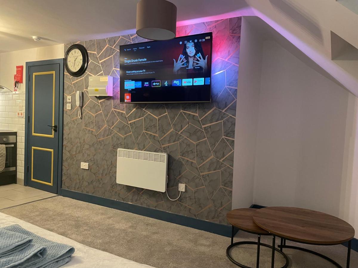 Lovely Studio Apartment Located In Birmingham Eksteriør billede
