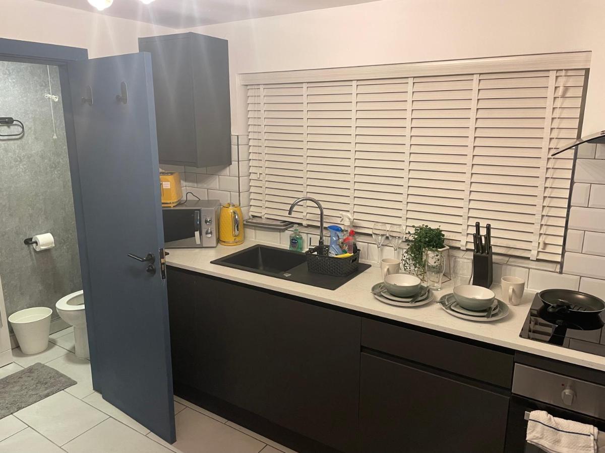 Lovely Studio Apartment Located In Birmingham Eksteriør billede